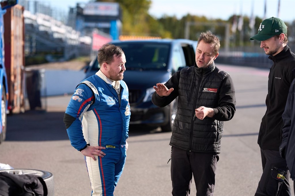 Frederik Nymark blev overrasket til New Driver Test
(Foto: TCR Denmark)